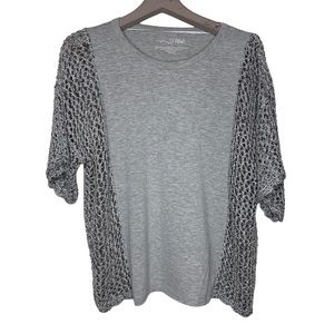 Gray beautiful crocheted side in sleeves with middle solid gray